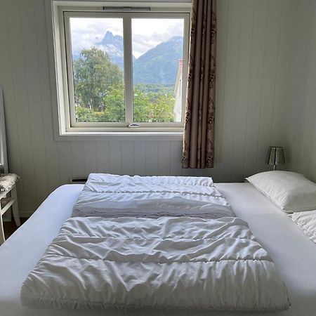 Apartamento Andalsnes Gustehouse Exterior foto